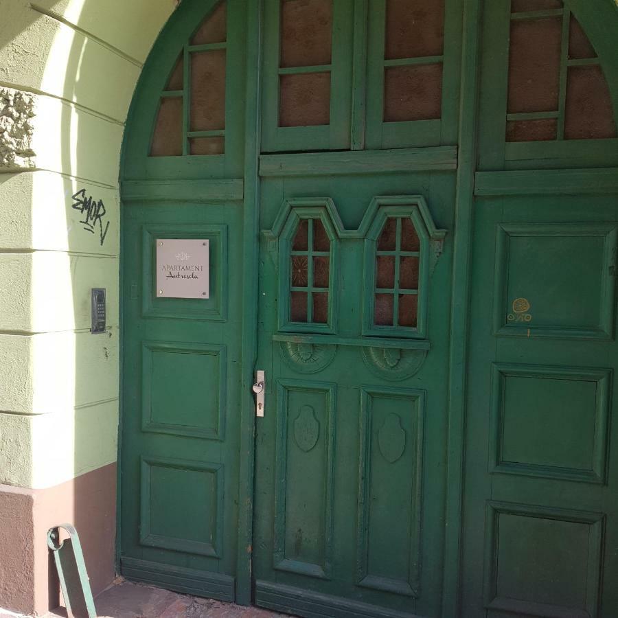 Apartament Antresola Drzewna Apartman Zielona Góra Kültér fotó
